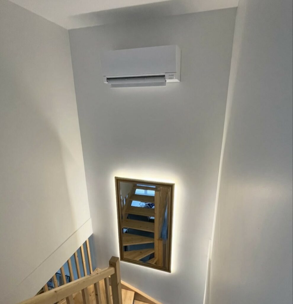La climatisation réversible économique autonome offre un confort optimal toute l'année, en chauffant l'hiver et en rafraîchissant l'été. Solution écoénergétique.